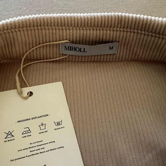 Shacket - Picture 3 of 3